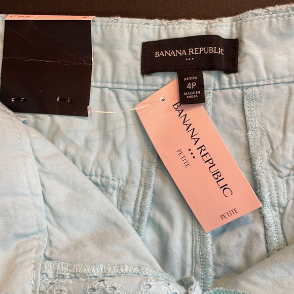 Banana Republic Turquoise eyelet,shorts, small,size 4, NWT - Picture 8 of 10